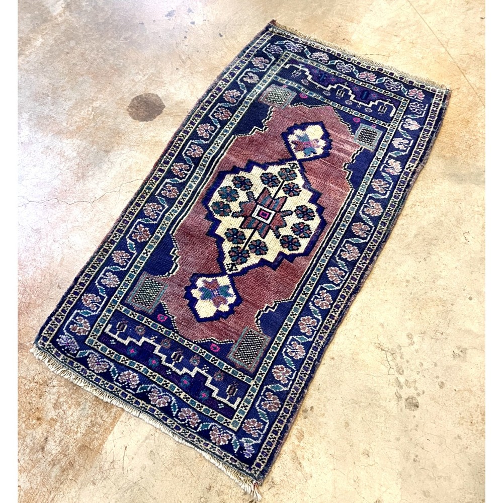Vintage Turkish Anatolian 100% Wool Handwoven 1'8 x 2'11 feet Carpet Prayer Rug